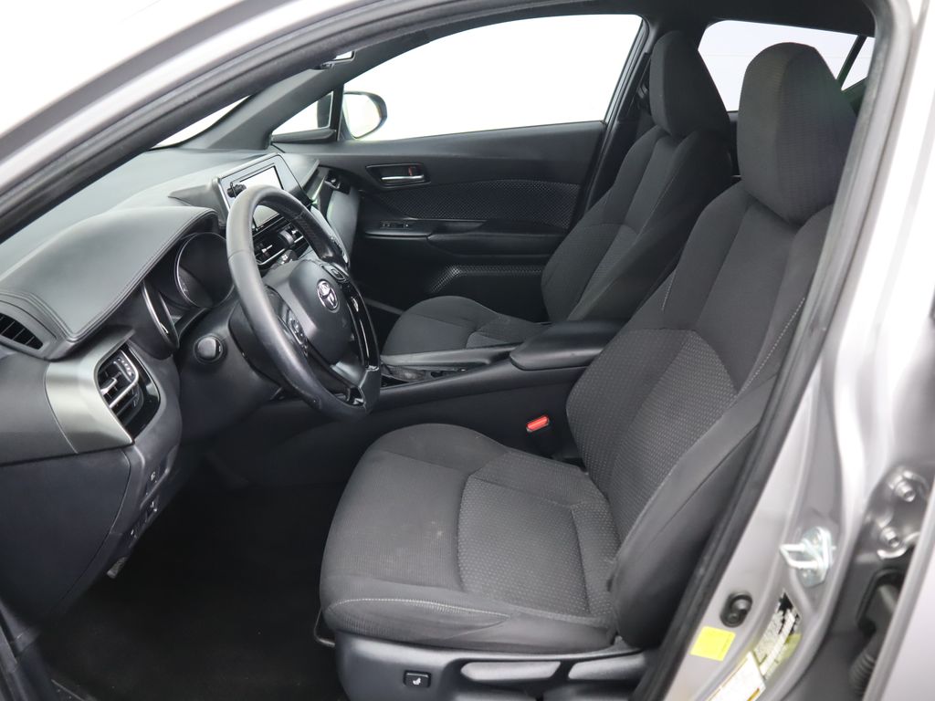 2018 Toyota C-HR XLE 19