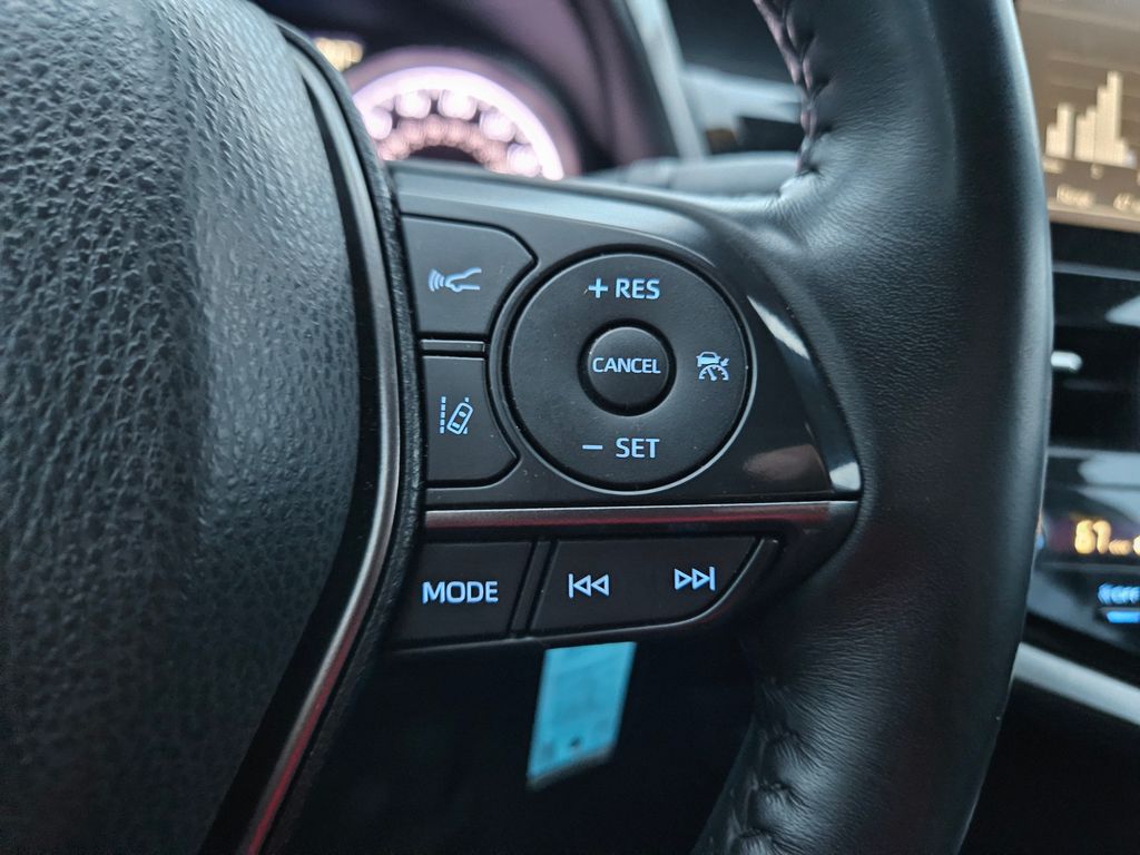 2022 Toyota Camry SE 19