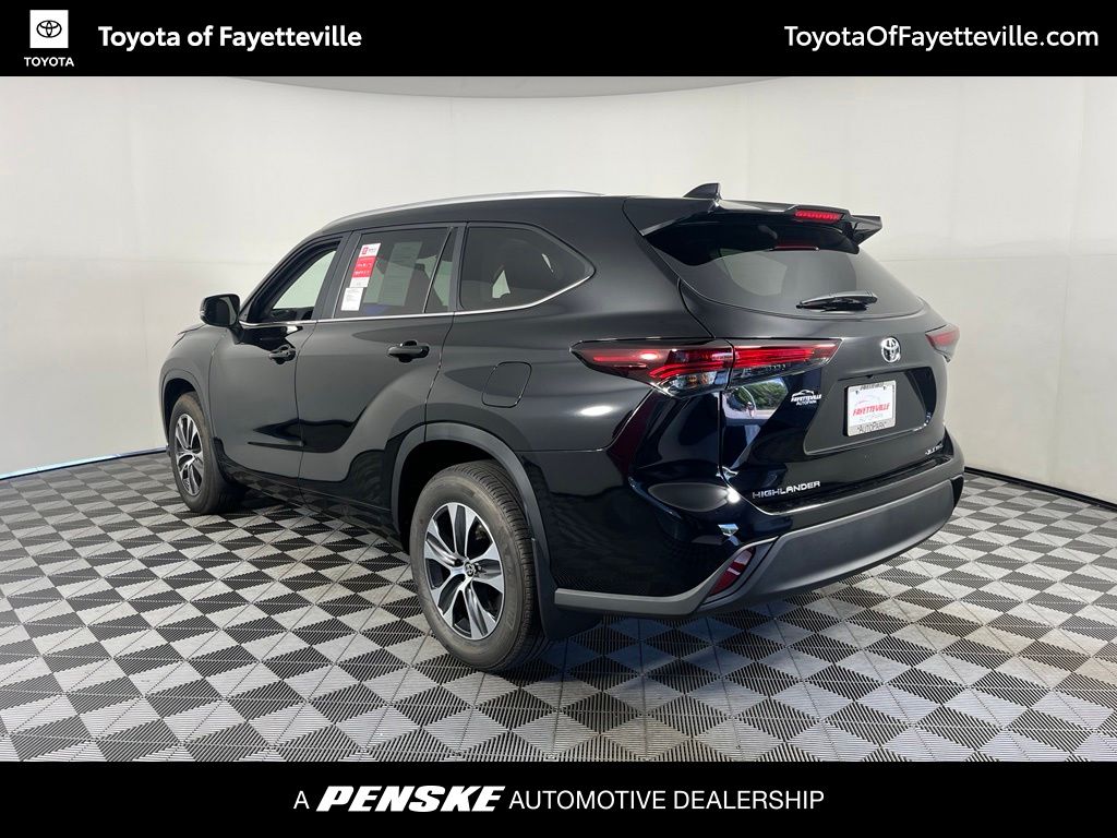 Thumbnail: 2026 Toyota Highlander - 3