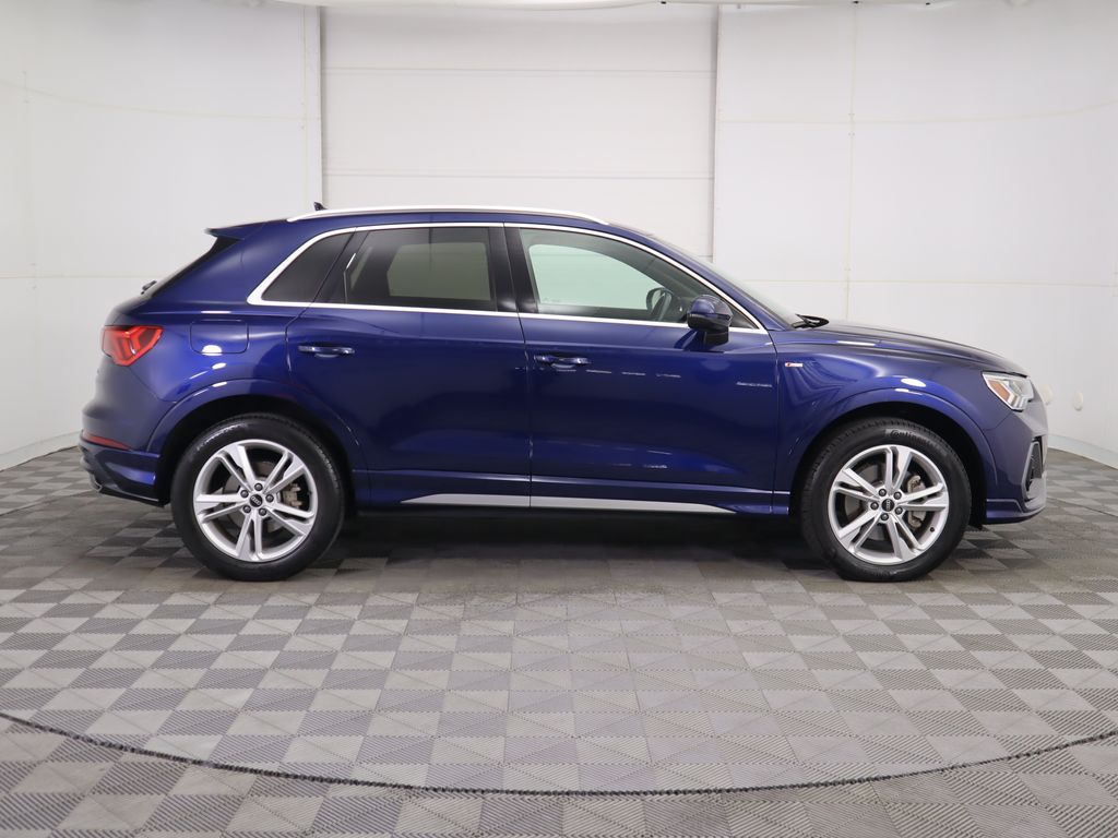 Thumbnail: 2021 Audi Q3 - 4