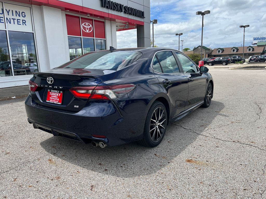 2022 Toyota Camry SE photo