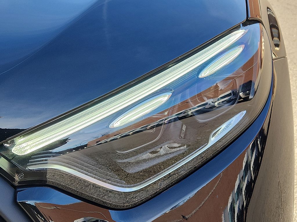 Thumbnail: 2025 Mercedes-Benz GLC - 9