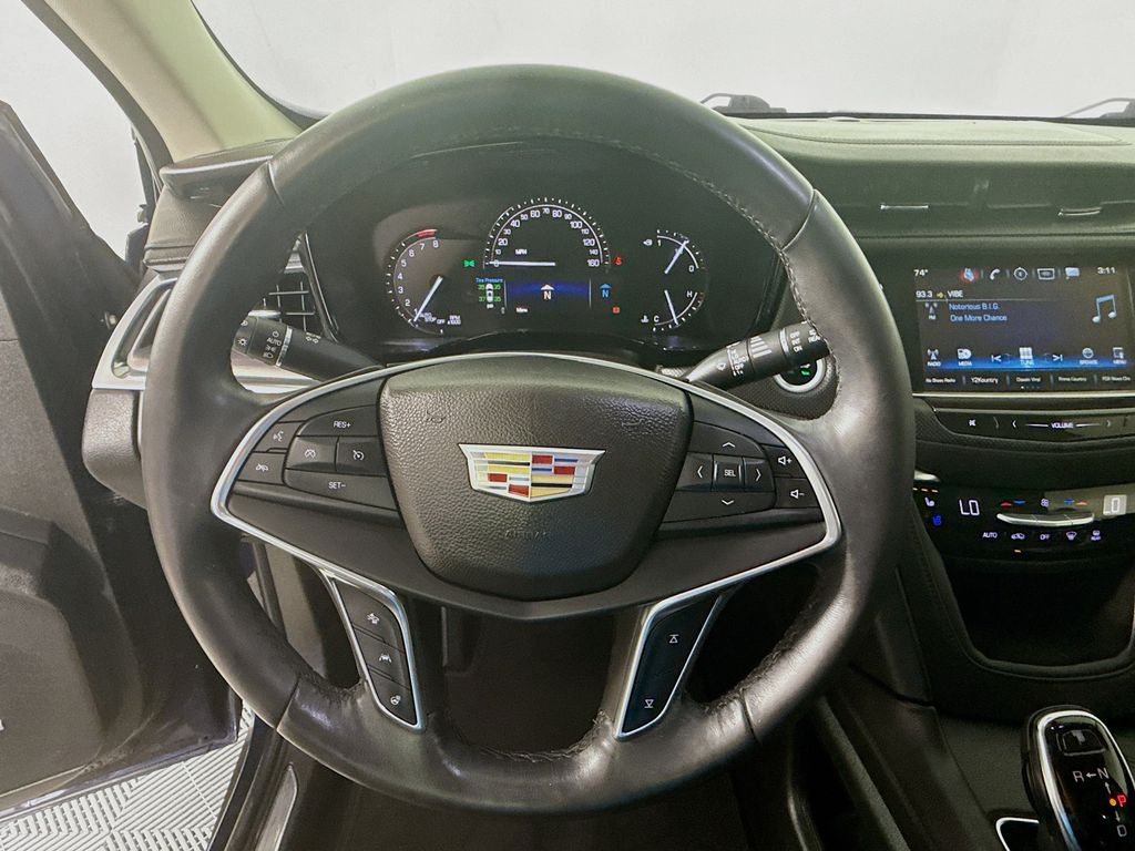 Thumbnail: 2017 Cadillac XT5 - 11