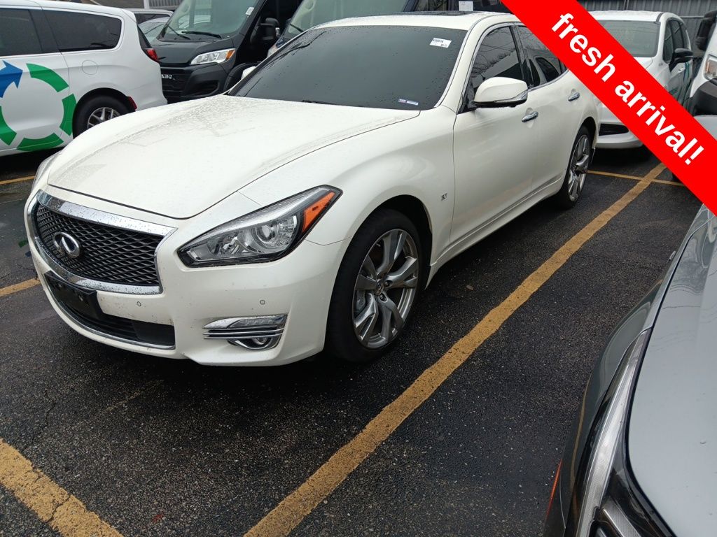 Majestic 2016 INFINITI Q70 3.7 AWD Sedan All-Wheel Drive 7-Speed Automatic