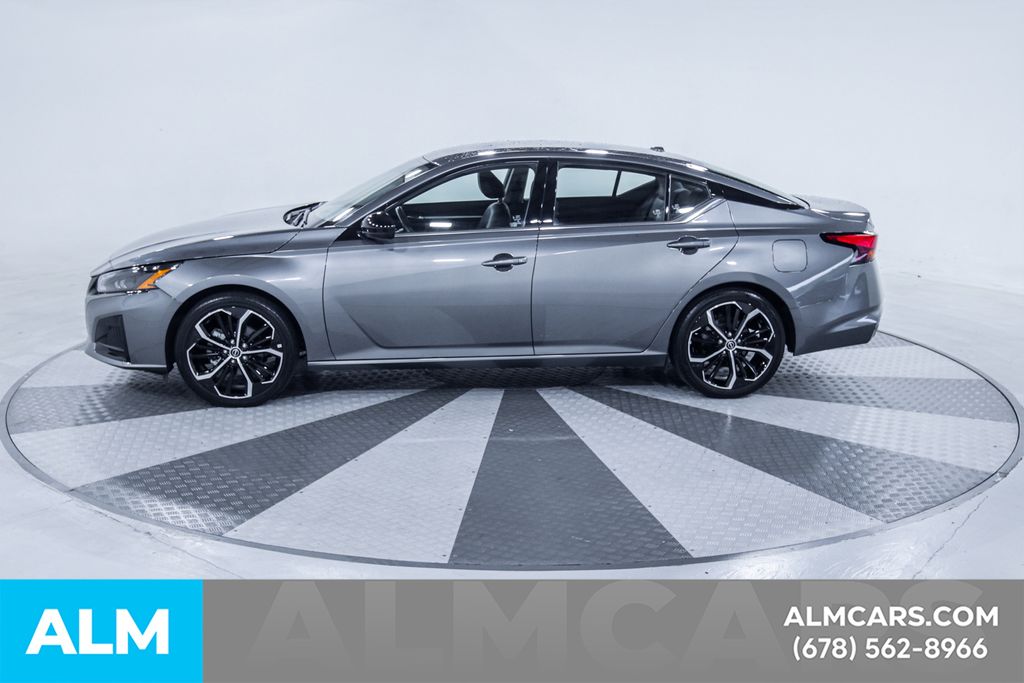 Used 2025 Gray Nissan 2.5 SR image 9