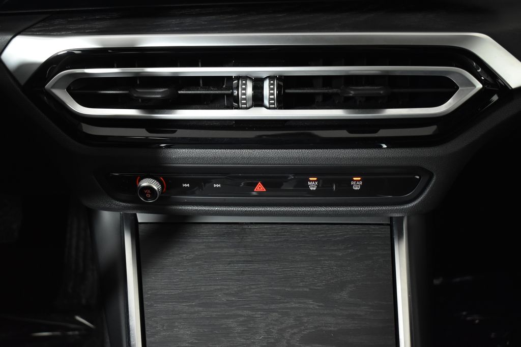 Thumbnail: 2024 BMW 4 Series - 24