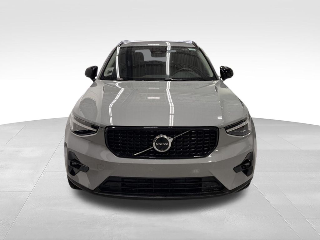 Thumbnail: 2026 Volvo XC40 - 8