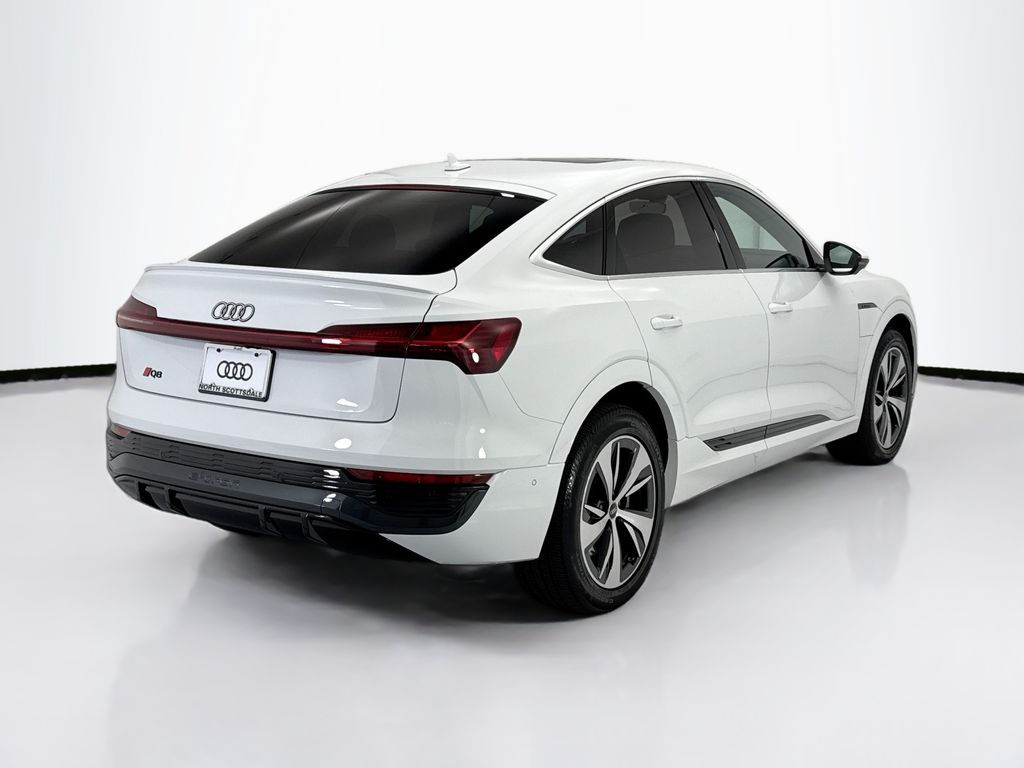 Thumbnail: 2024 Audi Q8 e-tron - 5