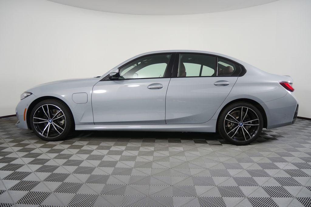 Thumbnail: 2024 BMW 3 Series - 6