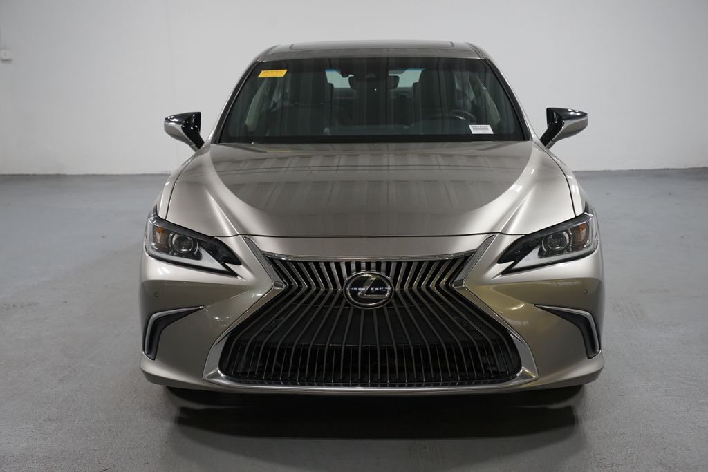 Thumbnail: 2021 Lexus ES - 2