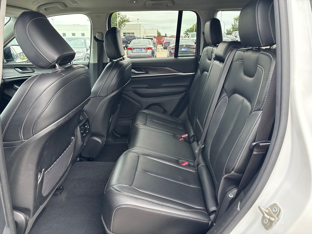 Used 2024 Jeep Grand Cherokee SUV