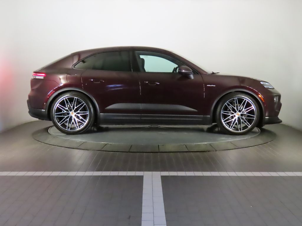 Thumbnail: 2025 Porsche Macan - 8