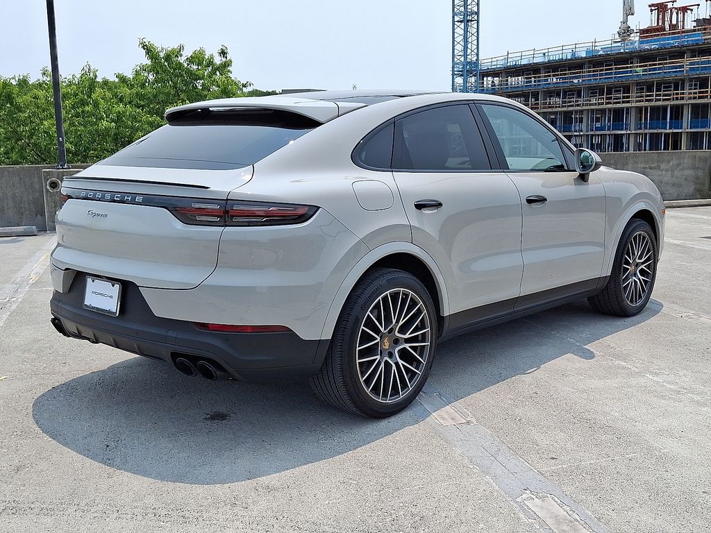 2022 Porsche   8