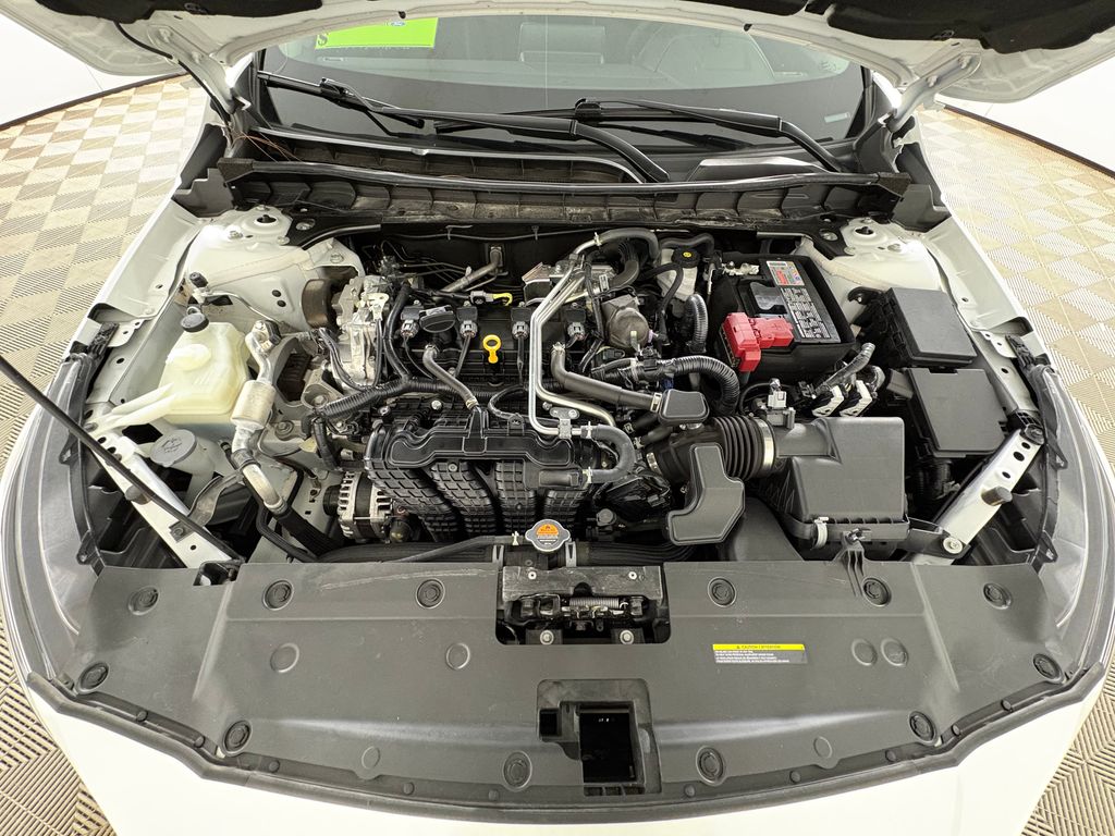 2023 Pearl White Tricoat Nissan Altima 2.5 SR FWD Sedan
