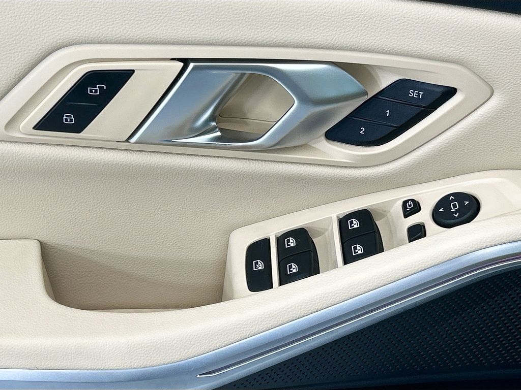 Thumbnail: 2025 BMW 3 Series - 22