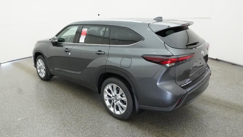 Thumbnail: 2025 Toyota Highlander - 25