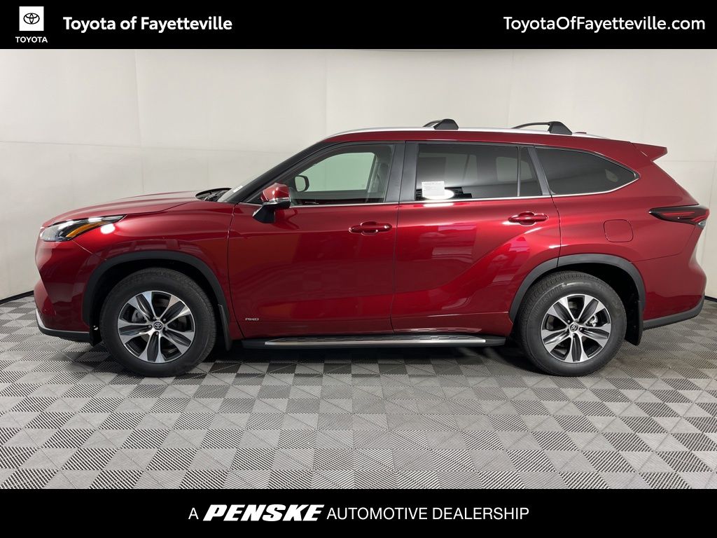 Thumbnail: 2025 Toyota Highlander - 2
