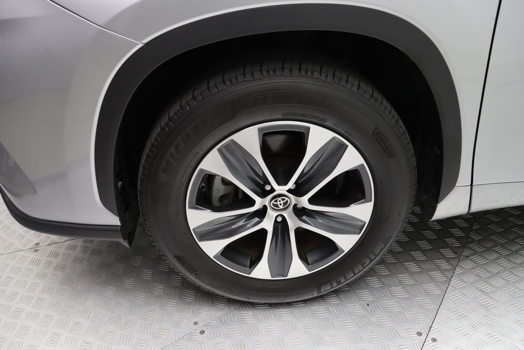 2024 Toyota Highlander XLE 4