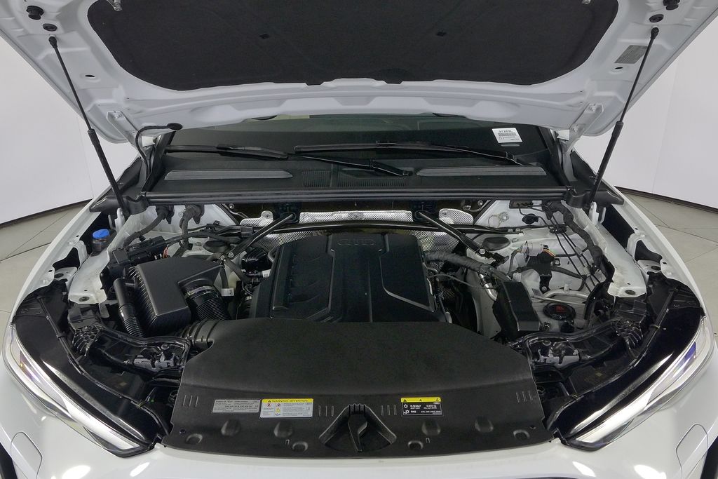 Thumbnail: 2025 Audi Q5 - 6