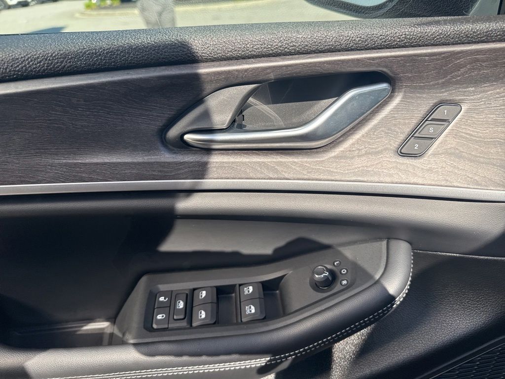 2025 Jeep Grand Cherokee Limited 4x2