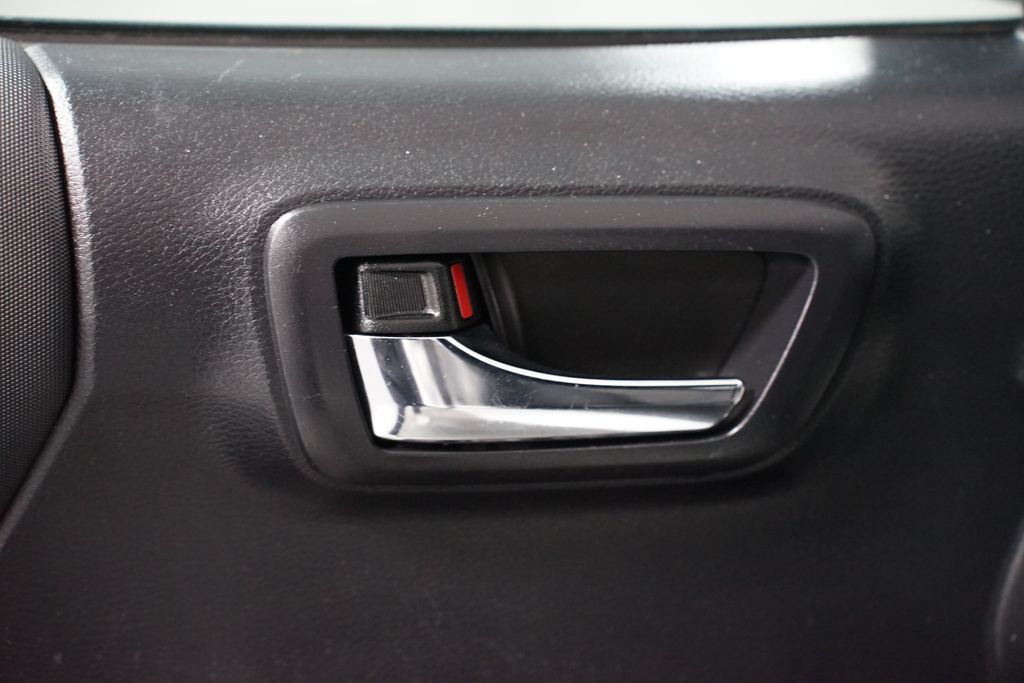 Thumbnail: 2021 Toyota Tacoma - 32