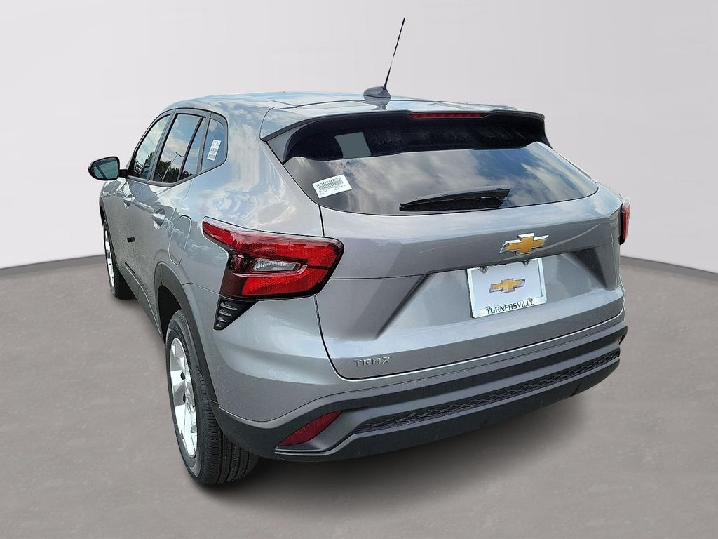 2025 Chevrolet Trax LS 3