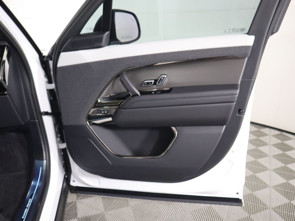 Thumbnail: 2025 Land Rover Range Rover Sport - 27