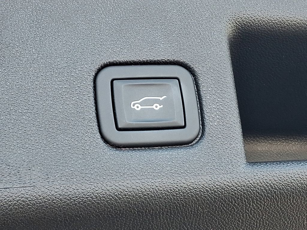 Thumbnail: 2023 Chevrolet Equinox - 31