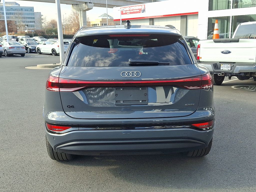 Thumbnail: 2025 Audi Q6 e-tron - 5