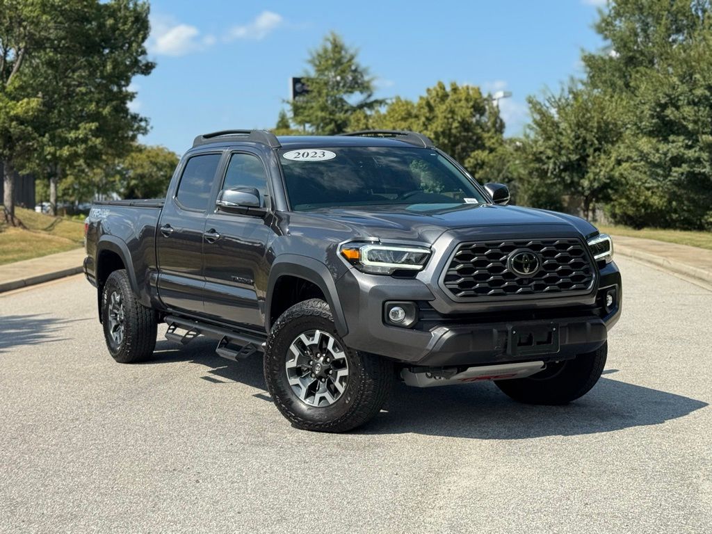 2023 Toyota Tacoma TRD V6 photo 2