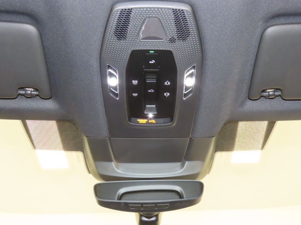 Thumbnail: 2024 Porsche Macan - 31