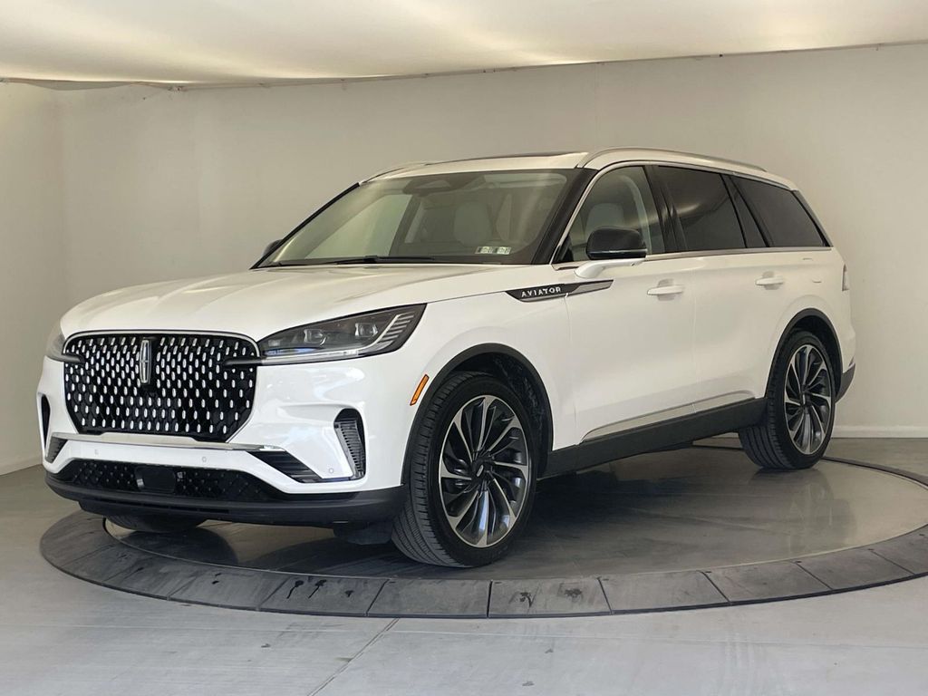 2026 Lincoln Aviator Reserve White at Phil Fitts Ford