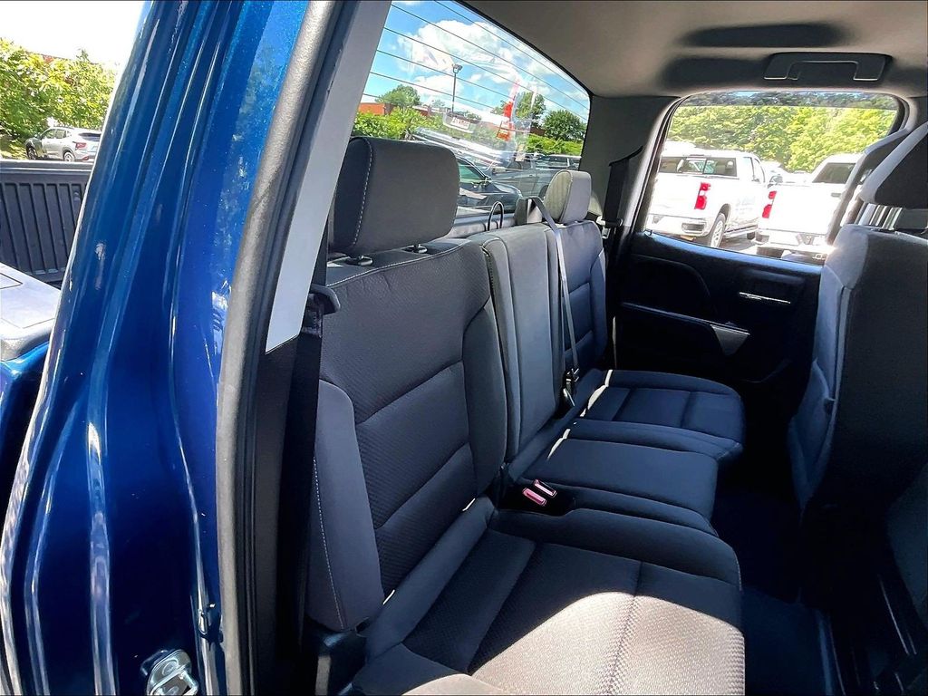 2019 Chevrolet Silverado 1500 LD — photo 15