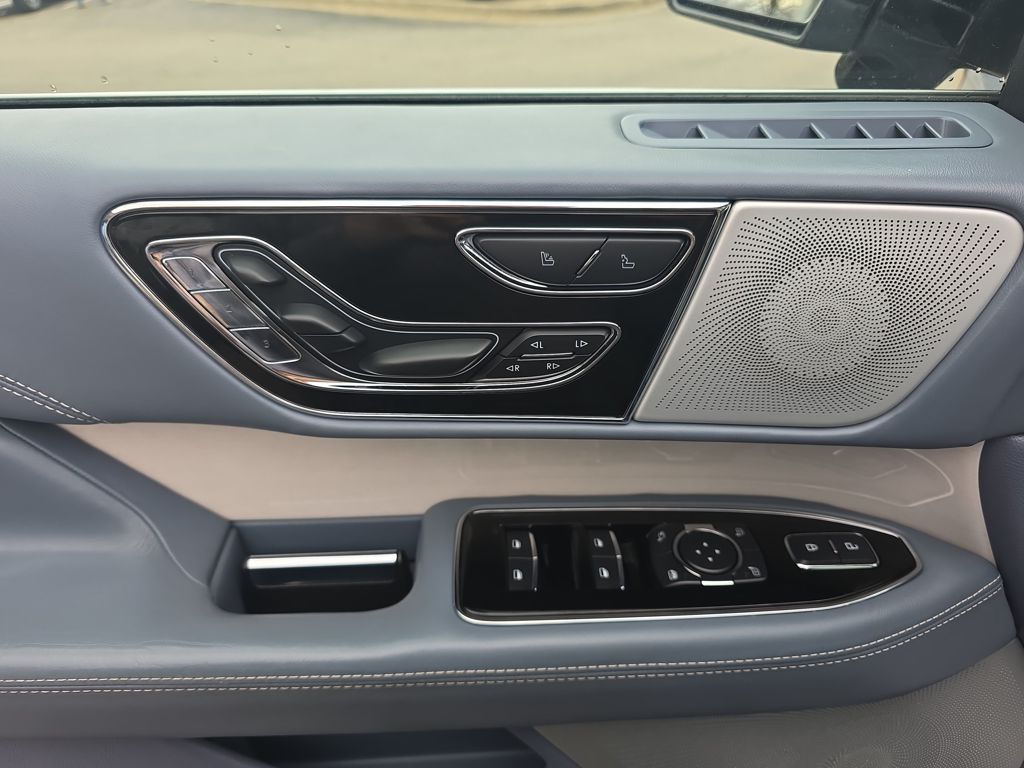 Used 2022 Blue Lincoln Black Label image 15