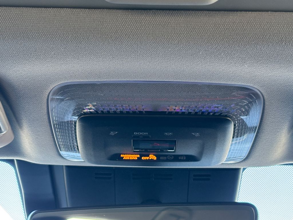 Thumbnail: 2023 Toyota Prius Prime - 21