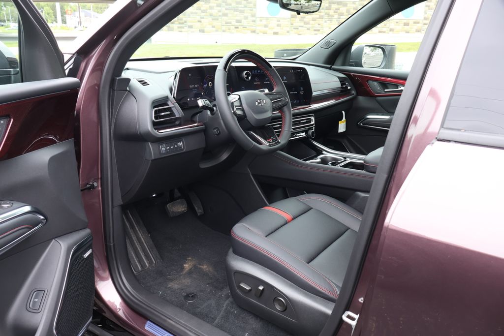 2025 Chevrolet Traverse RS 11