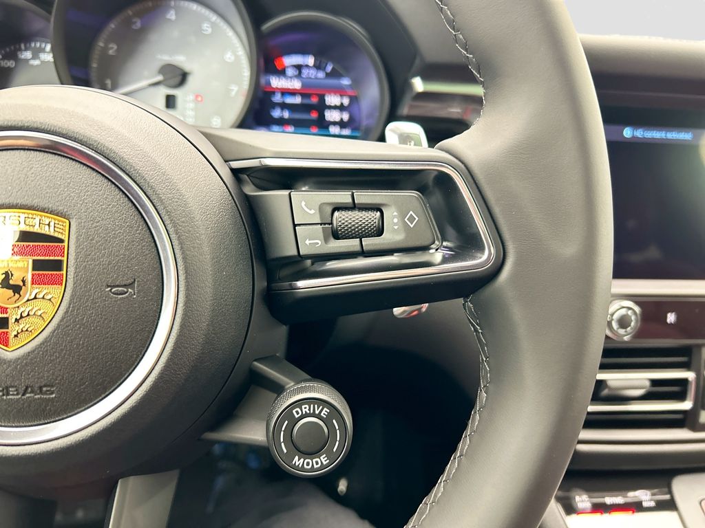 Thumbnail: 2026 Porsche Macan - 15