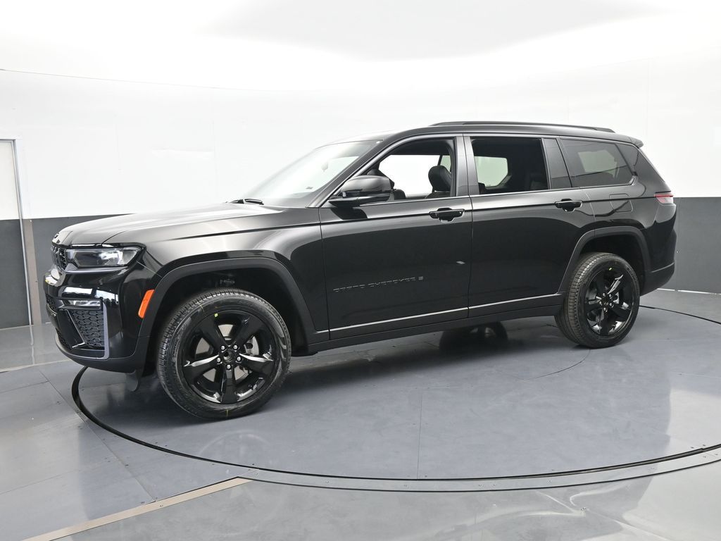 New 2026 Diamond Black Crystal Pearlcoat Jeep Limited image 2