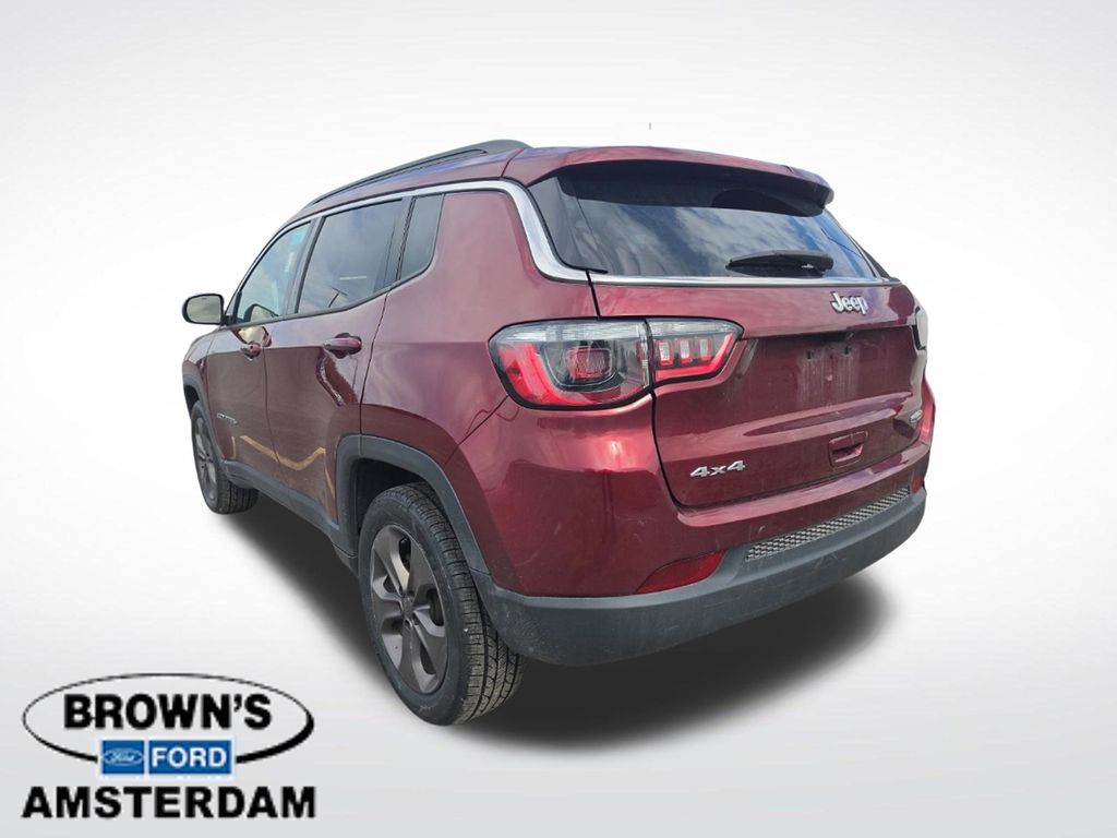 2022 Jeep Compass Latitude Lux - 4