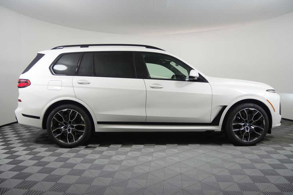 Thumbnail: 2026 BMW X7 - 2