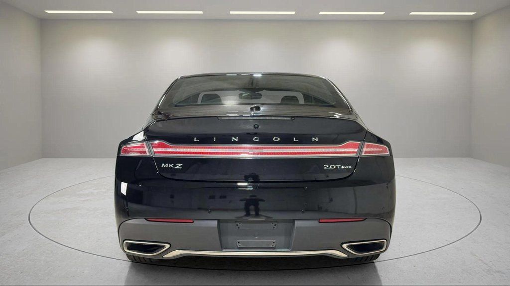 Used 2020 Infinite Black Metallic Lincoln Reserve image 4