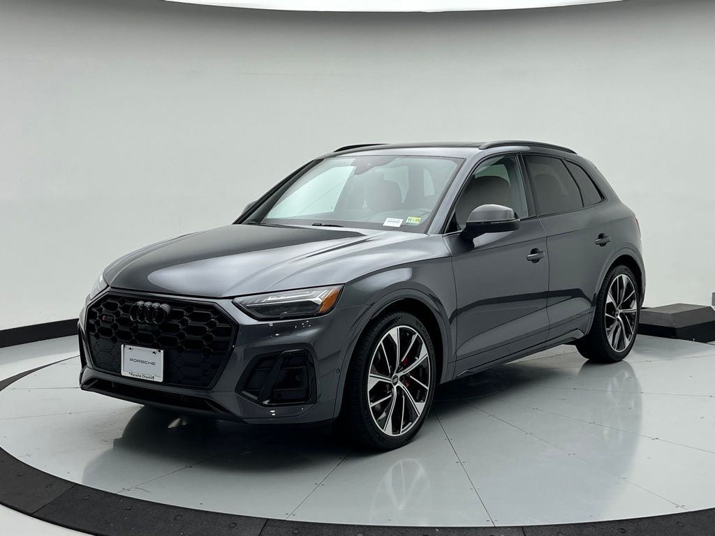 Thumbnail: 2022 Audi SQ5 - 1