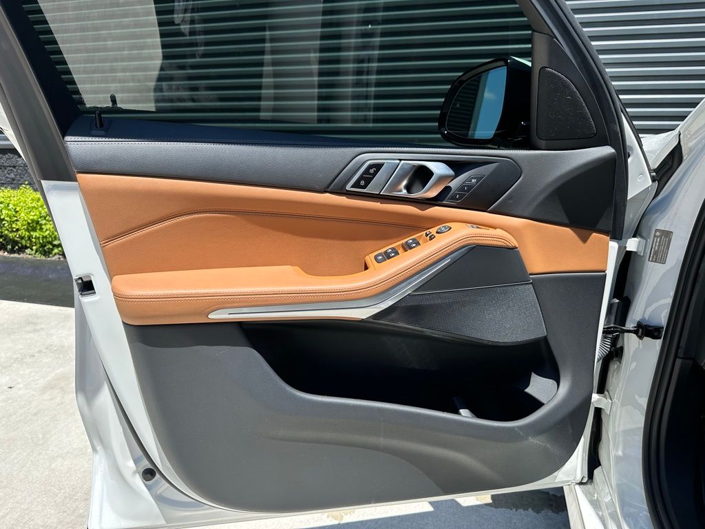 Thumbnail: 2023 BMW X5 - 13