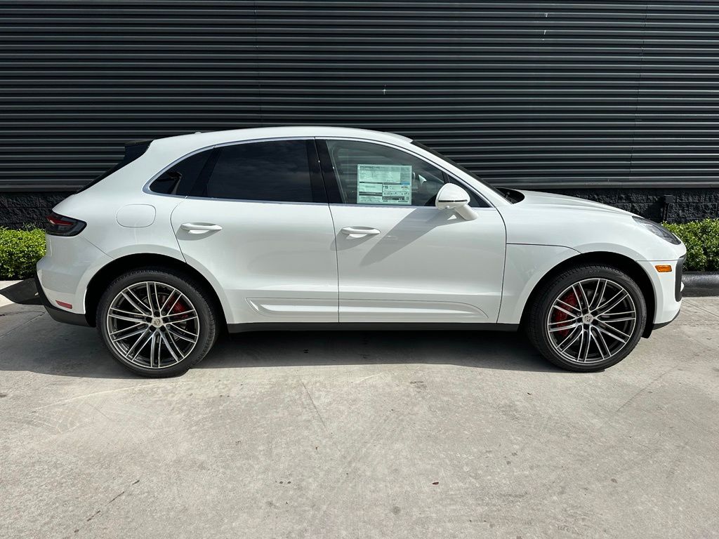 Thumbnail: 2026 Porsche Macan - 11