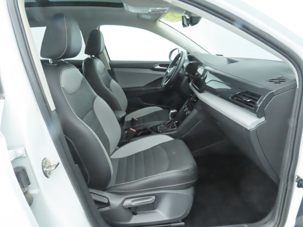 Thumbnail: 2022 Volkswagen Taos - 21