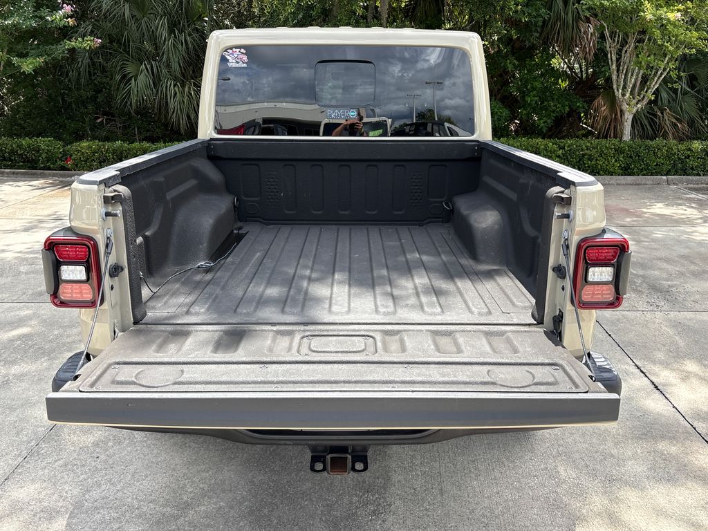 Used 2022 Beige Jeep Rubicon image 31