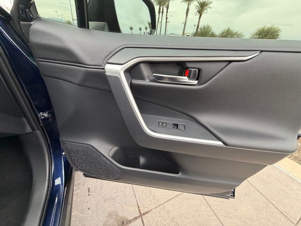 Thumbnail: 2025 Toyota RAV4 - 24