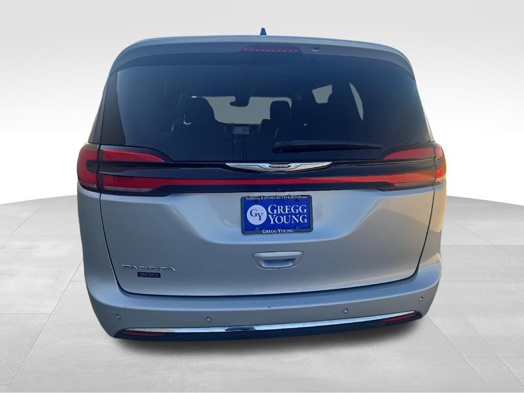 Used 2023 Chrysler Pacifica Van