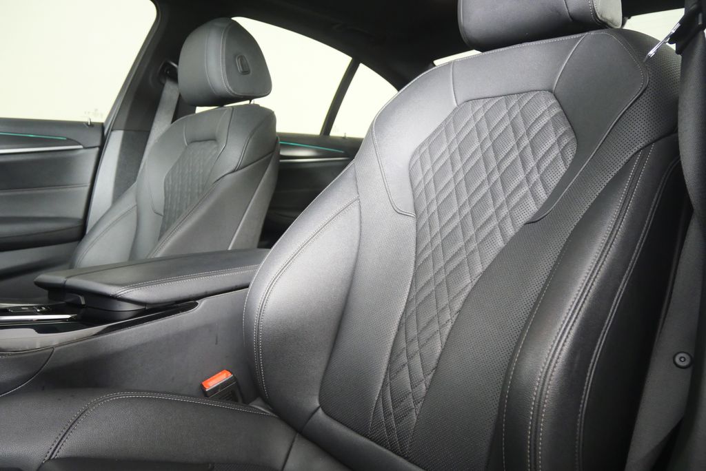 Thumbnail: 2023 BMW 5 Series - 10