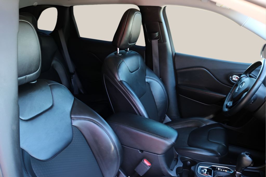 Used Car 2020 Jeep Cherokee  Altitude For Sale Under $20,000 In Austin, Texas